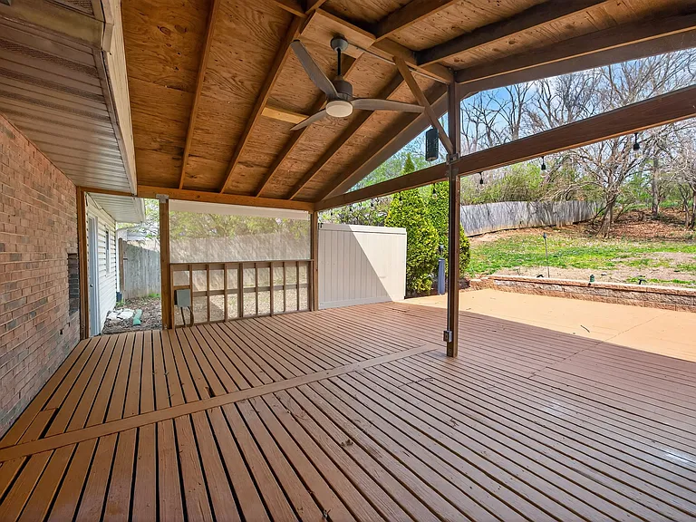 3320 Elm St — Photo 35