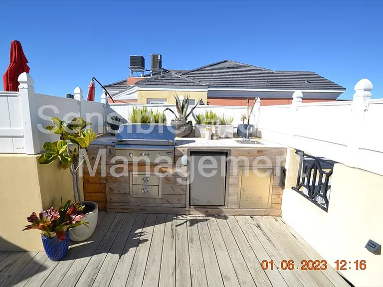 2405 Victoria Gardens Ln — Photo 6