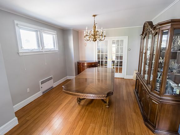 4th image of 122-09 Metropolitan Ave