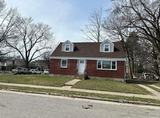 153 Hopper St, Westbury, NY 11590