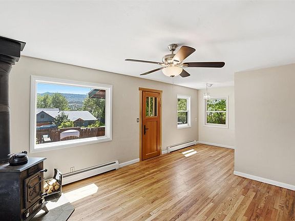 4th image of 3187 W 2nd Avenue