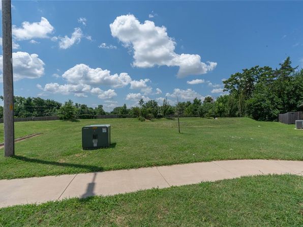 121 Saint Charles Way, Oklahoma City, OK 73130
