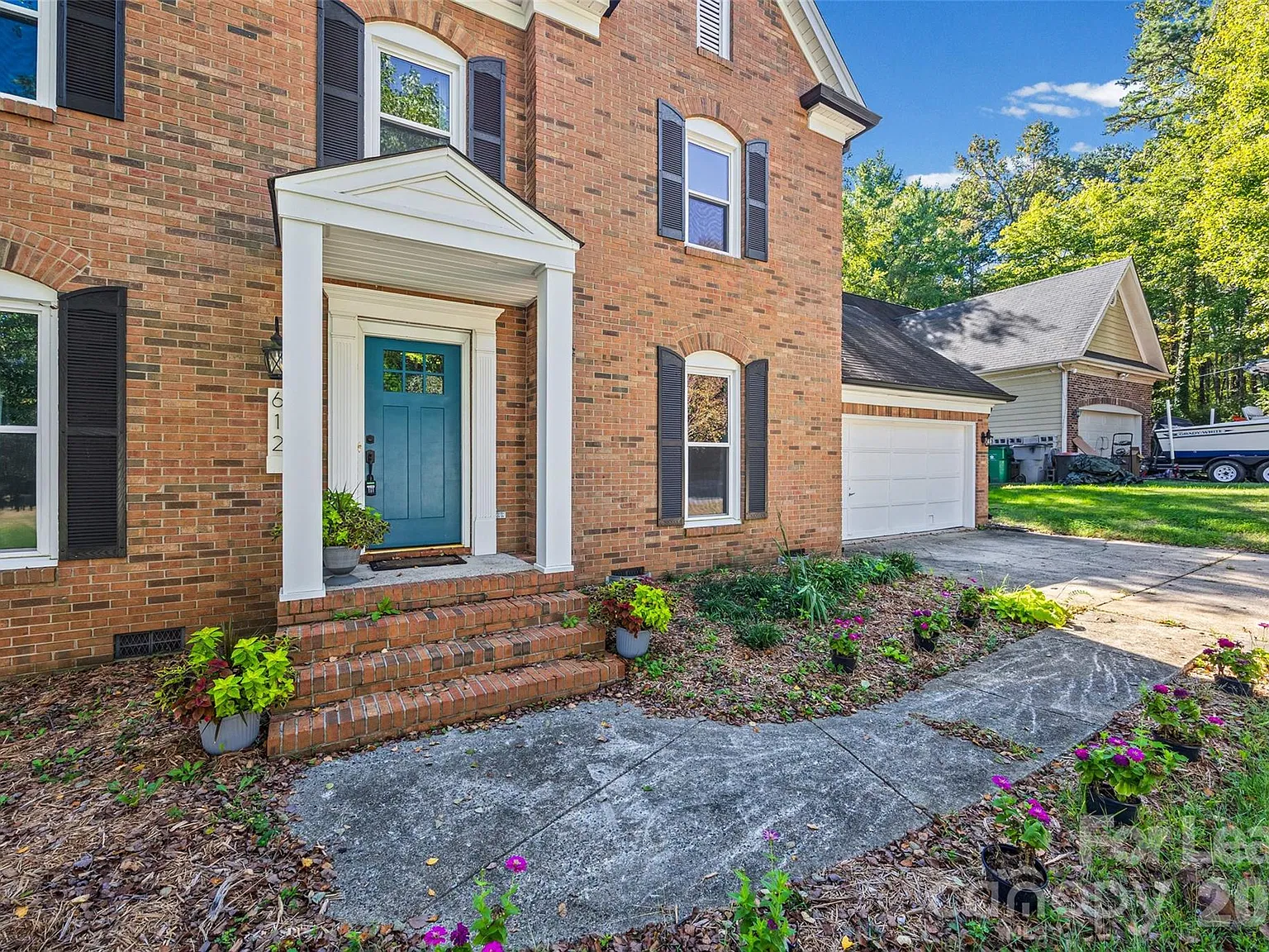 3 bed, 2.5 bath, 1790 sqft, $2,200 — Photo 2