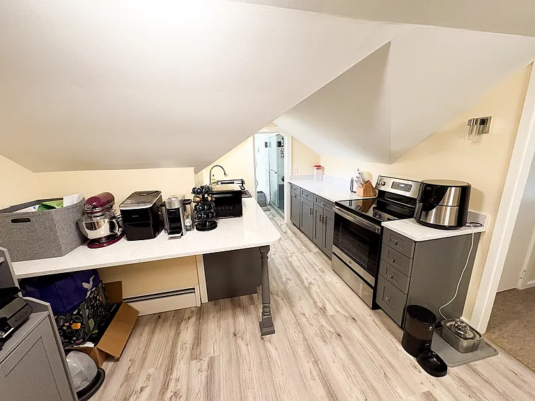 31 Rockhill St #5 — Photo 8
