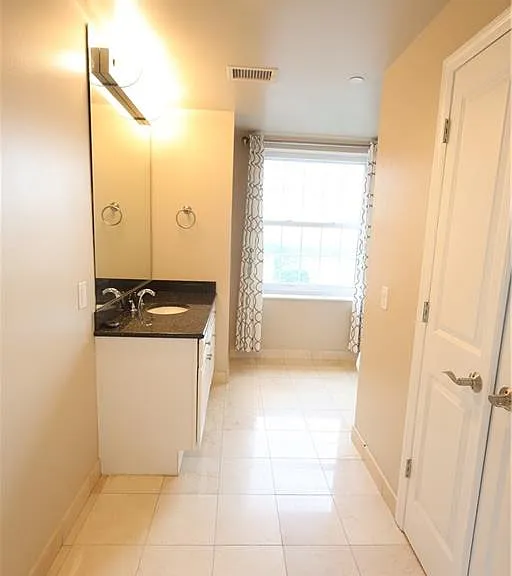 195 14th St NE #1105 — Photo 16