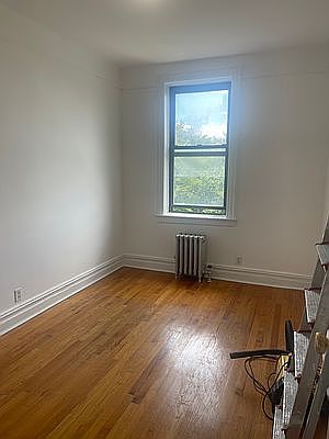 4th image of 3046 45th St APT 3F