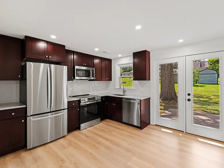 Valley View Dr — Photo 1