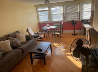 4654 Keeney St APT 3W, Skokie, IL 60076