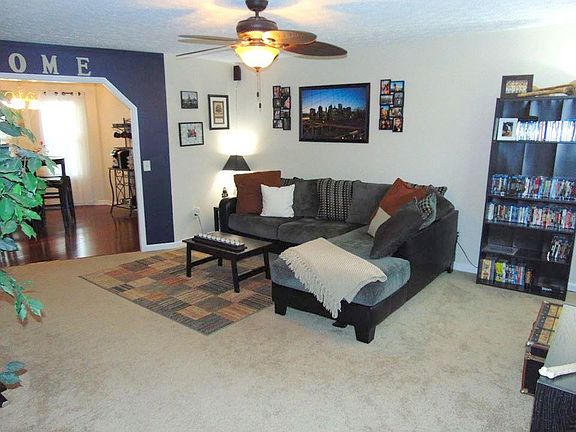 2nd image of 208 Warren Cir