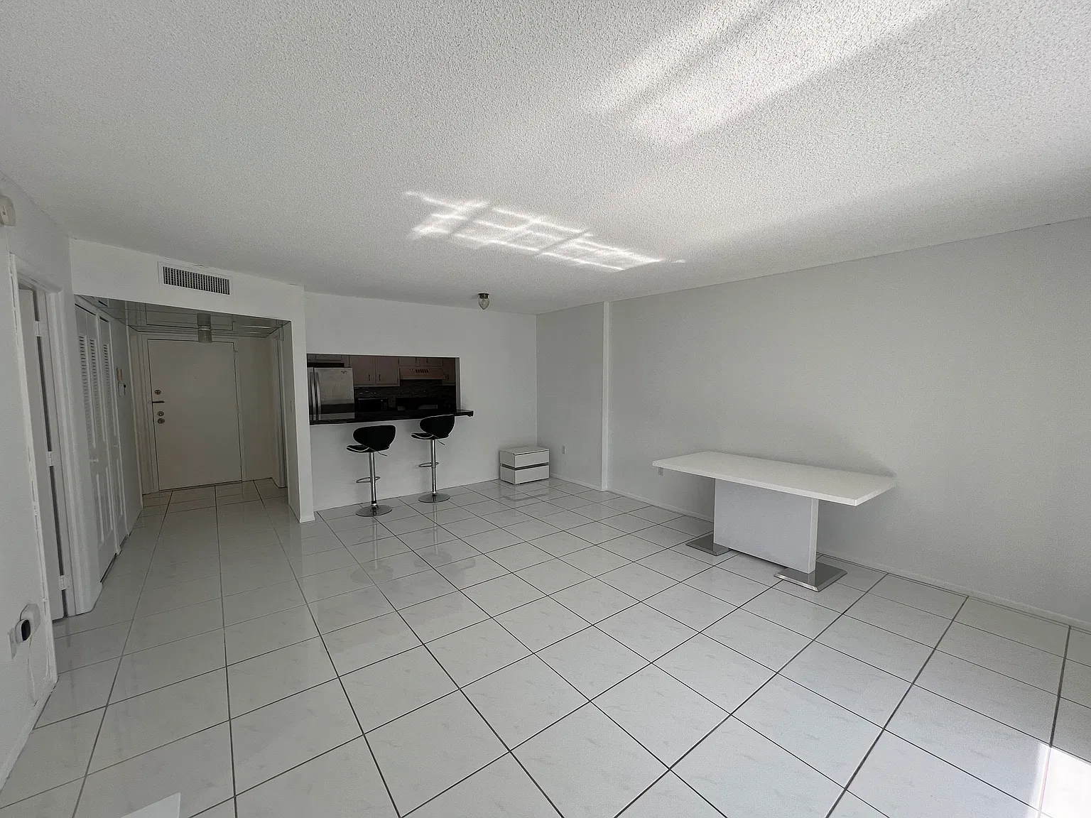 4170 Inverrary Dr — Photo 2