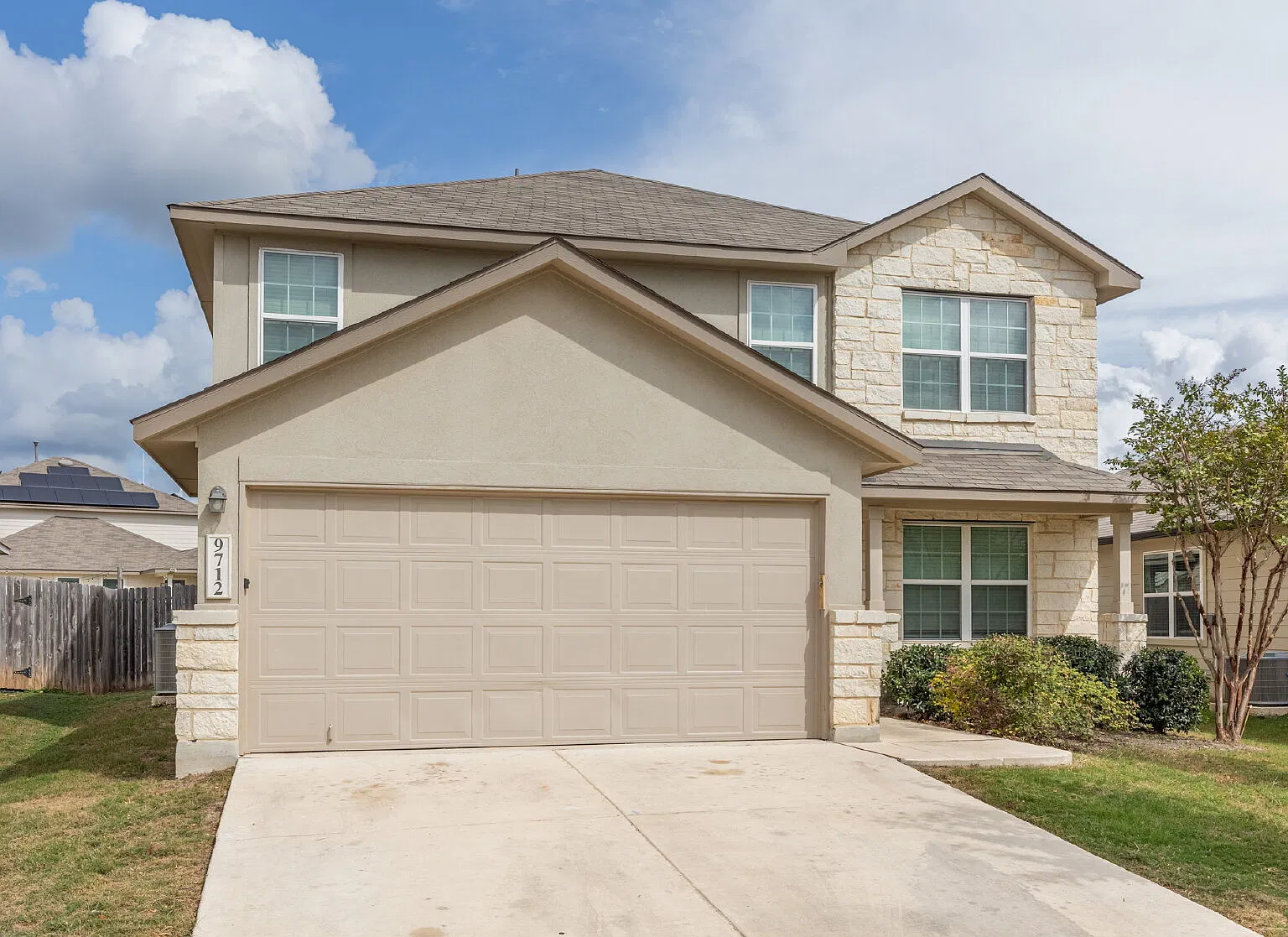 5 bed, 3.5 bath, 2678 sqft, $2,200 — Photo 2