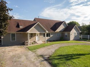 7886 Old State Rd, Mattoon, IL 61938