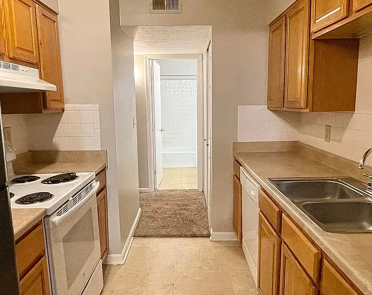 4508 Landside Dr #12 — Photo 2
