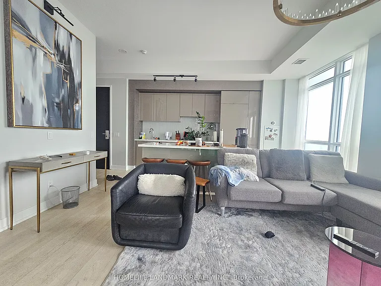 7 Grenville St #6011 — Photo 4