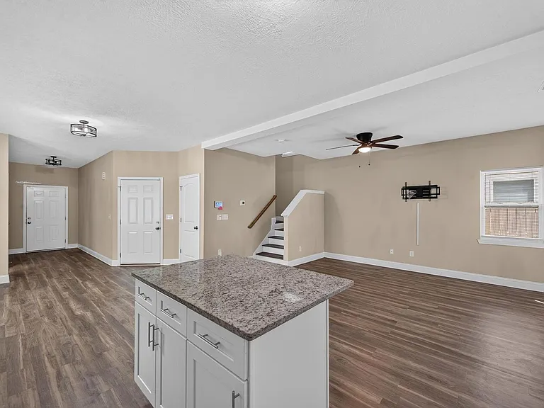 934 Boyd Ln — Photo 6