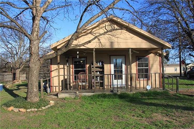 1st image of 180 County Road 3743