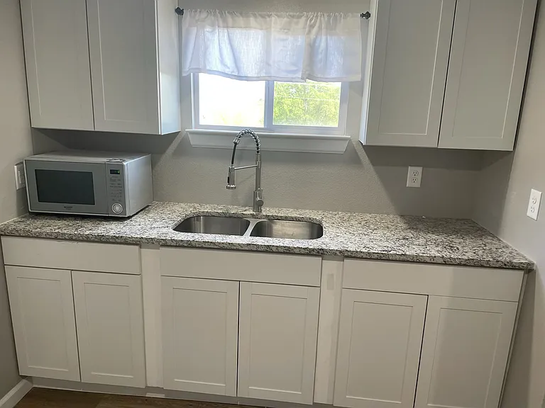 711 W Munson St #B — Photo 17