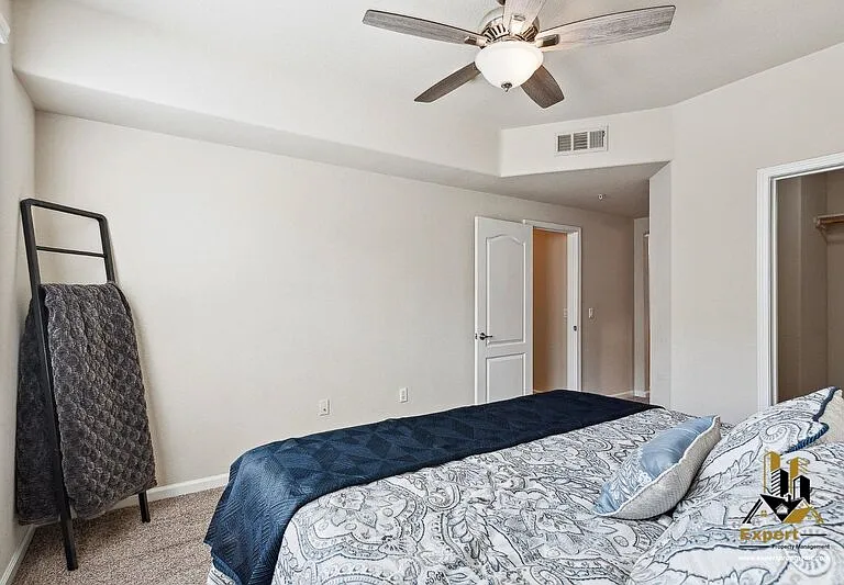 900 Moon Cir #922 — Photo 19