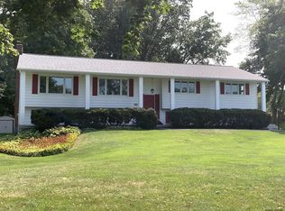 2 S Barney Rd, Clifton Park, NY 12065