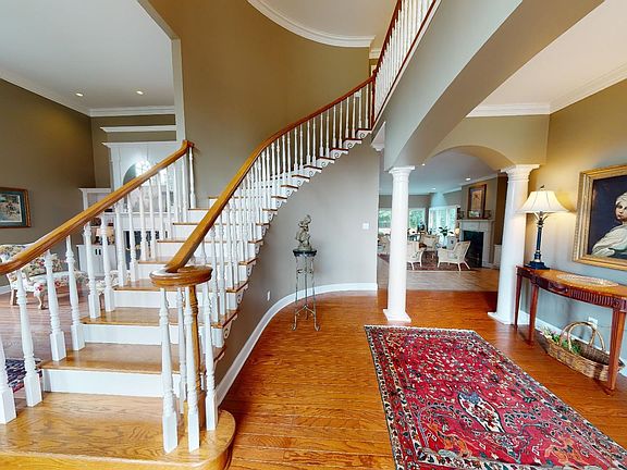 2nd image of 301 Fairfield Dr