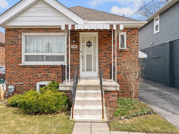 191 Alderbrae Ave, Toronto, ON M8W 4K4