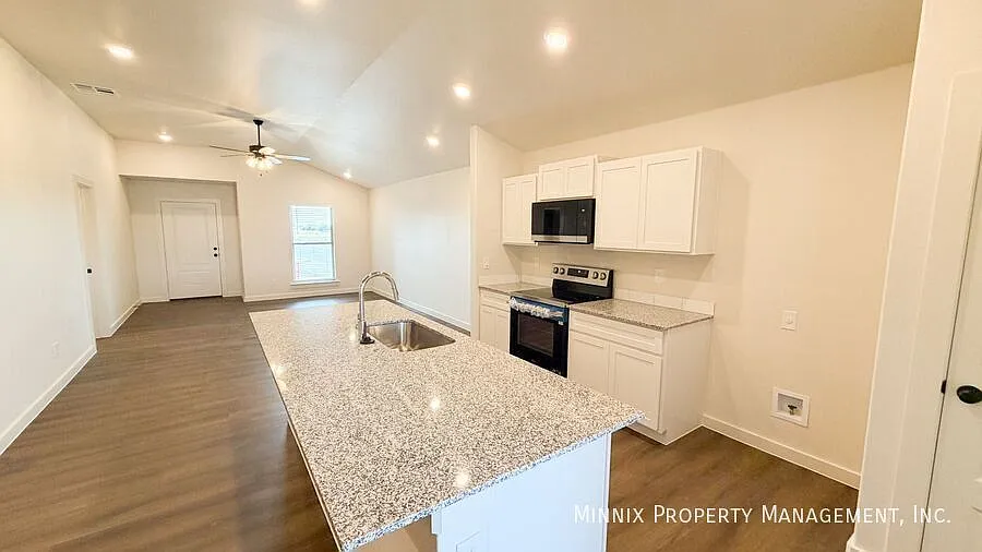 Frenship ISD 3 bedroom/ 2 bath for Rent in Lubbock, TX | 1202 Cottonwood Ave. — Photo 4