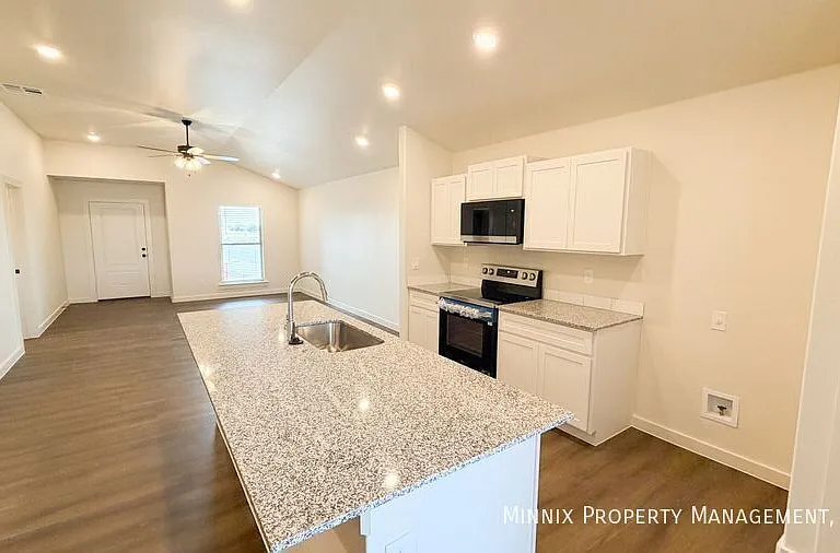 1202 Cottonwood Ave — Photo 4