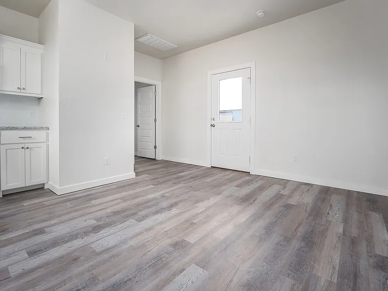 1105 Coffey Dr — Photo 12