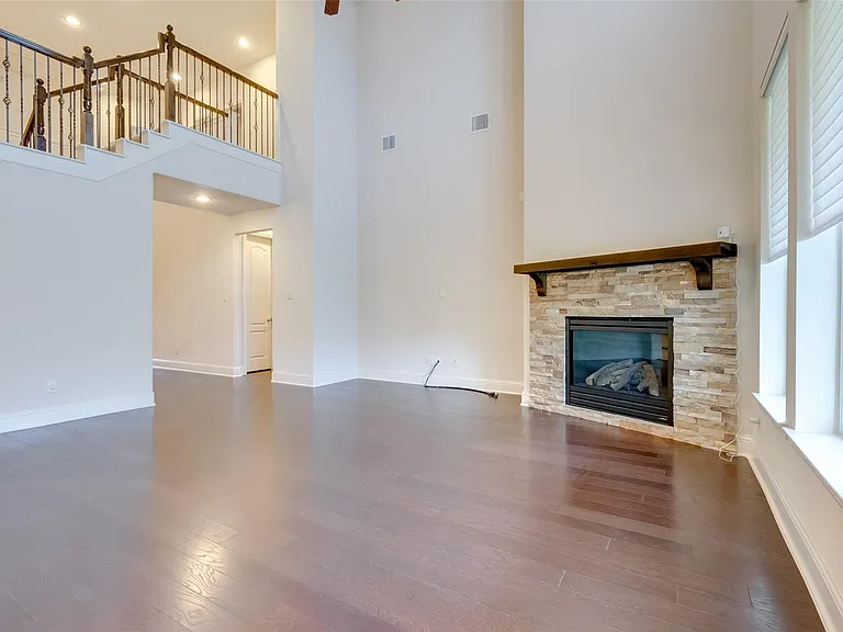 10307 Latta Creek Dr — Photo 27