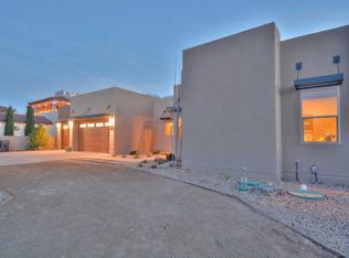 316 Nuevo Hacienda Ln NW, Los Ranchos De Albuquerque, NM 87107