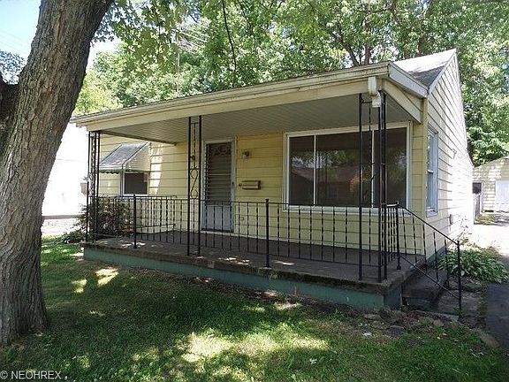 2nd image of 1974 Bonnie Brae Ave NE