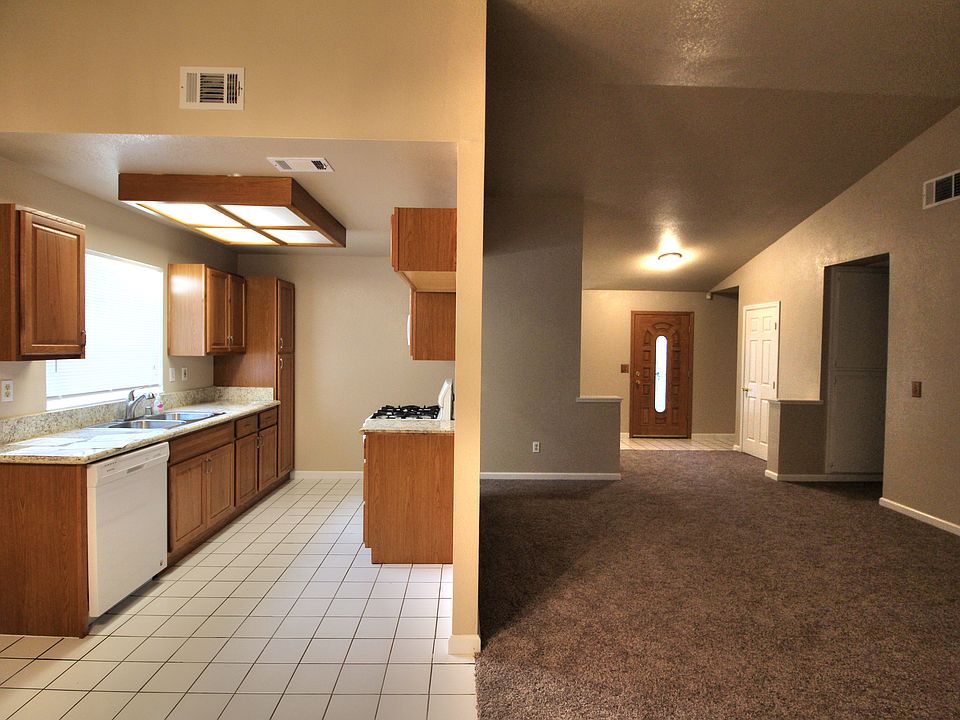 1st image of 77 Carrotwood Ct