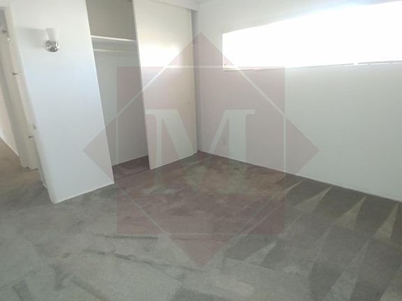 3rd image of 627 De La Vina St APT 5