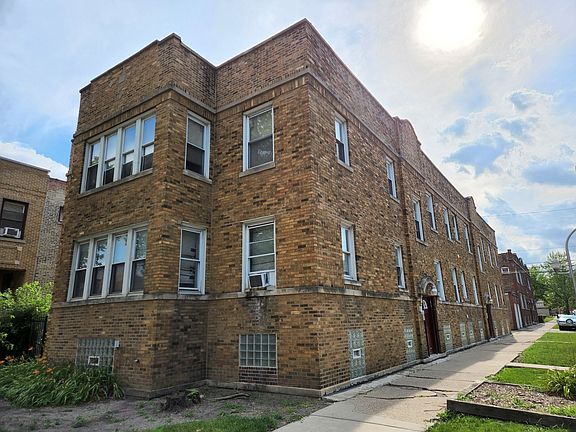 3rd image of 5303 W Le Moyne St #2