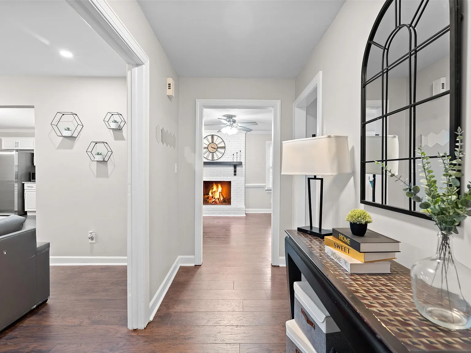 4 bed, 2.0 bath, 1445 sqft, $1,308 — Photo 2