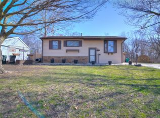 8 Whippoorwill Dr, Decatur, IL 62526