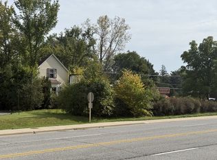 826 Smith Ave, Lake Bluff, IL 60044