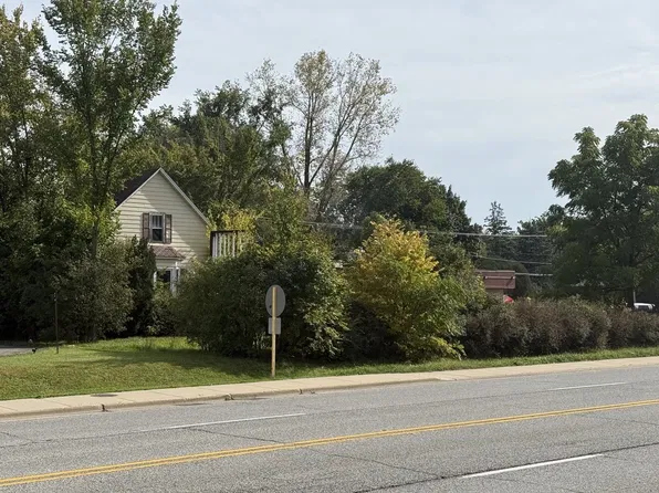 826 Smith Ave, Lake Bluff, IL 60044