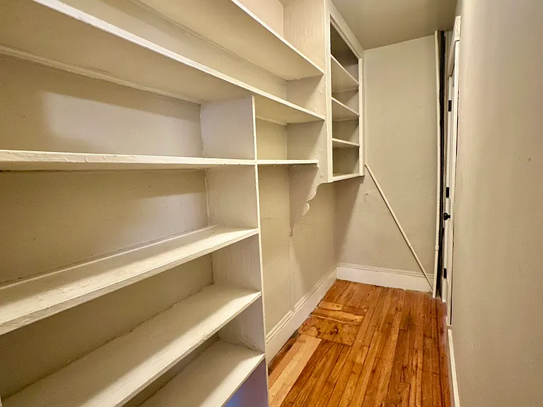 4094 Washington St #1L — Photo 4