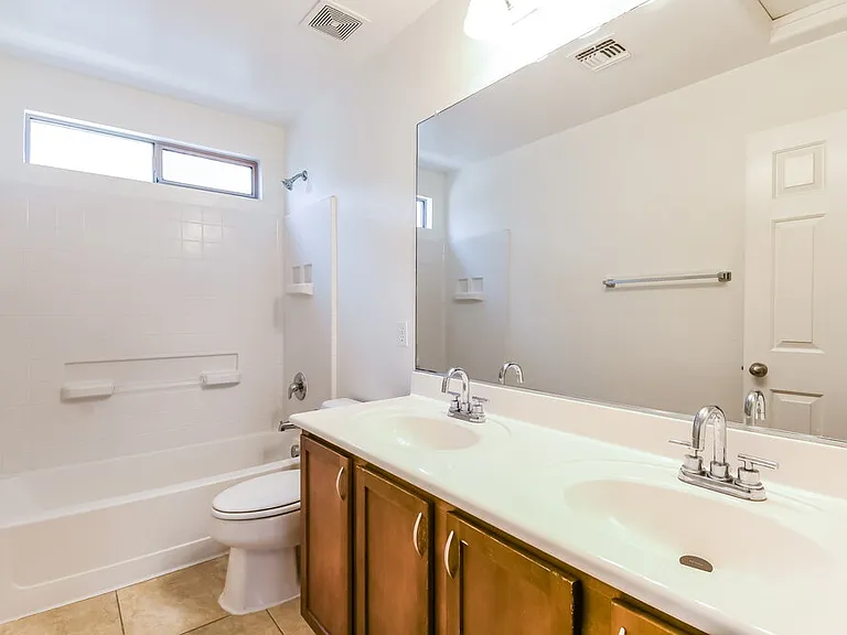 5206 W Glass Ln — Photo 13