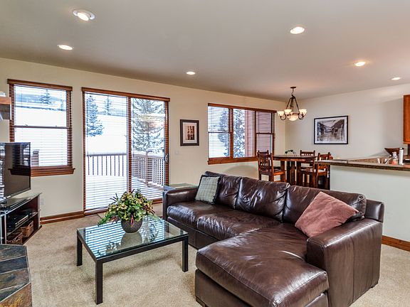 2nd image of 25 Oak Ln #25