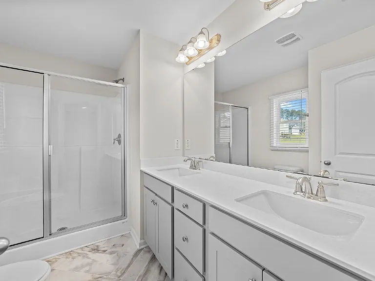 220 Brisbane Dr — Photo 18