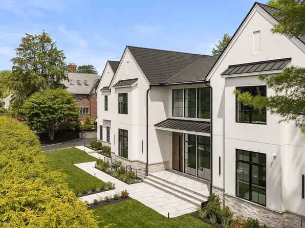 19 Bonnybrook Rd, Newton, MA 02468