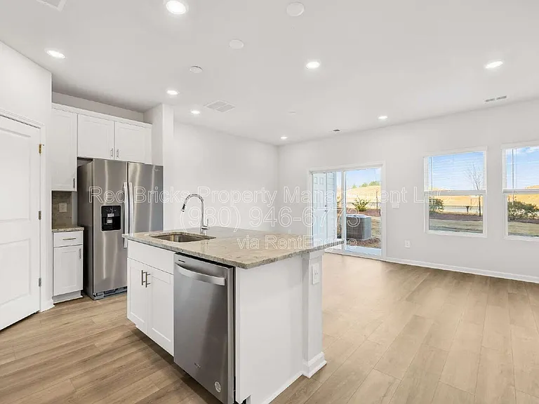 4110 County Down Ave — Photo 9