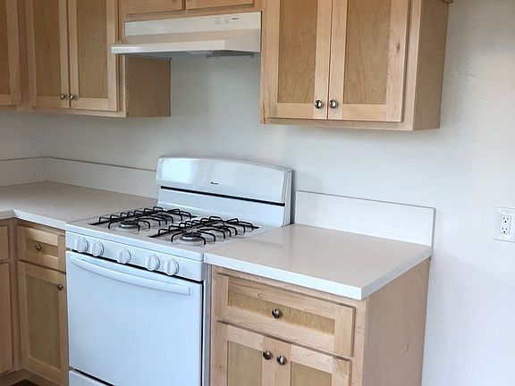 3rd image of 4942 W 118th St APT A