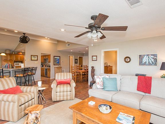 4th image of 637 Turner Dr