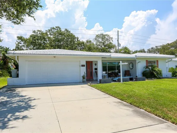 8803 140th Way, Seminole, FL 33776