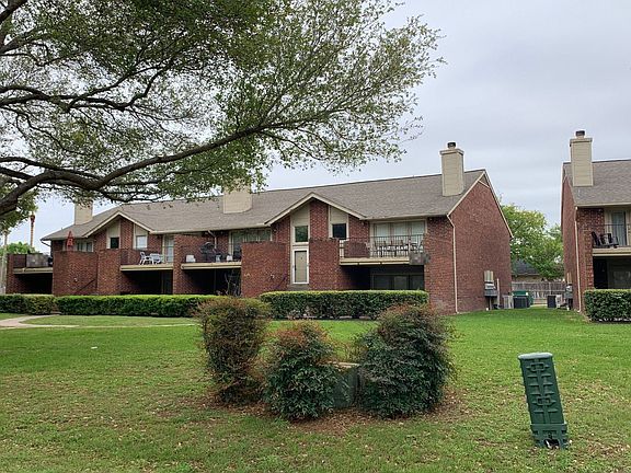 2nd image of 553 Woodlake Dr