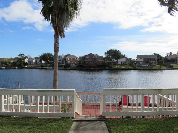10223 Schaper Rd, Galveston, TX 77554