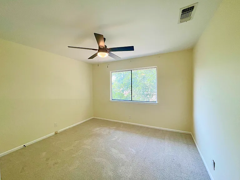 5868 Royal Rdg — Photo 15